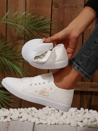 1 Pair Women's Anti-Slip Round Toe Canvas Outdoor Shoes With Delicate Butterfly Embroidery, Comfortable Lightweight Flat Casual Sneakers Suitable For All-Day Wear