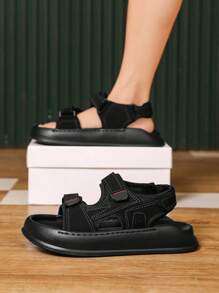 Nouveaux sandales de mode d'été pour hommes, chaussures de plage polyvalentes et simples pour hommes, tongs à semelle douce et légère antidérapante, disponibles en noir, marron, bleu, tailles 39-44