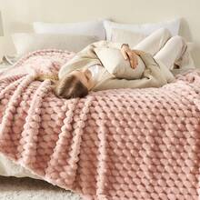 Super Soft King Blanket Pink Premium Silky Flannel Fleece 3D Ribbed Jacquard Lightweight Bed Blanket All Season Use (Pink Ribbed, King(90"X110")) - 粉色 - 查看 3