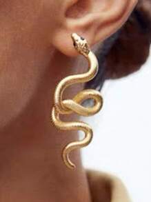 ZAA Snake Shaped Exaggerated Earrings, Fashionable And Niche, With Alloy Texture And Snake Shaped Exaggerated Earrings That Are Versatile, Personalized And Designed For Women