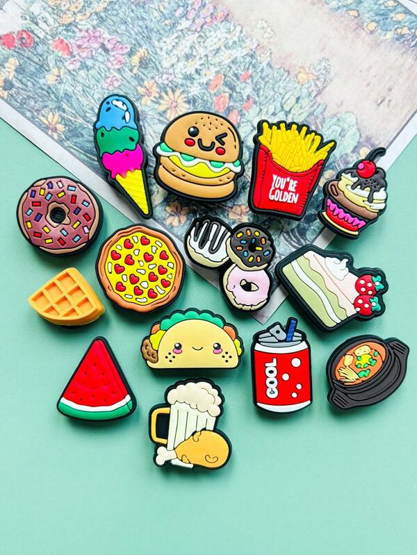 14 piezas de la serie fiesta de comida, decoraciones de zapatos DIY, accesorios de zapatos con tema de comida en PVC, dijes de zapatos, que cubren varias formas de alimentos como hamburguesas, papas fritas, helados, rosquillas, pizza, etc. Con colores brillantes, estilo de dibujos animados y lindo, adecuado para decorar zapatos
