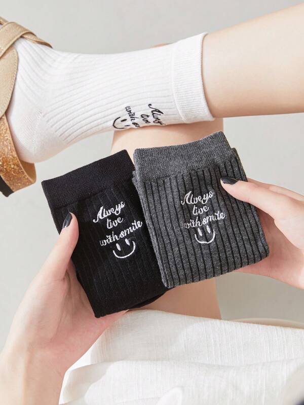 5 pares de meias femininas pretas e brancas, meias femininas da moda com letras, para uso diário, casual, esportivo e para sair