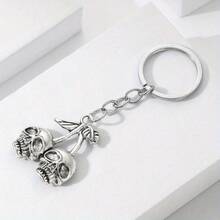 1 pieza Llavero con colgante de calavera vintage gótica y flor de cerezo con estilo hip hop vanguardista - Accesorio duradero de metal pulido para coche y bolso - Estilo Halloween