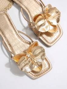 女士法式平底金色花朵系带凉鞋，夏季户外穿着新款时尚凉鞋，适合约会、购物、派对 - 金色 - 查看 8