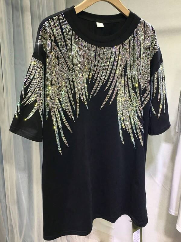 Plus Größe funkelnden Strass Grafik Tees - Vibrant Oversized Kurzarm Rundhalsausschnitt, Loose Fit T Shirt, Casual Party Mode, Sommer Tops, bequem, atmungsaktiv, weiches Gewebe, stilvoll, modisch, und Eye-Catching Designs T-Shirt