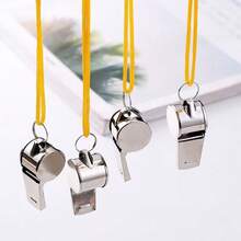 1 قطعة/3 قطع/5 قطع صافرات من الفولاذ المقاوم للصدأ عالية النغمة، سطح لامع، مناسبة للرياضة والمدربين والمغامرات الخارجية. تصميم بدون لؤلؤ، مع سلسلة سوداء أو صفراء للحكام والمدربين والاستخدام، توفر صوتًا واضحًا للمعلنين الرياضيين والمتنزهين ومدربي الحيوانات الأليفة