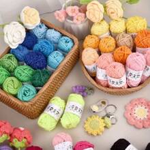 EDCUEBE7 1 set de 38 pièces/36 pièces/24 pièces/12 pièces de fil à crocheter de couleur aléatoire surprise, fournitures de couture douces pour écharpe tricotée à la main, chapeau, décoration de poupée, idéal pour les cadeaux de Noël, Halloween, Thanksgiving, Nouvel An et anniversaire!