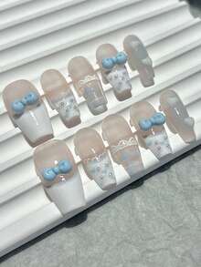 10 件蓝色蕾丝蝴蝶结手工可穿戴指甲甜美性感简约手绘法式美甲可爱蓝色夏季按压指甲棺材指甲美甲用品（1 张果冻贴纸 + 1 个指甲锉） - 藍色 - 查看 1