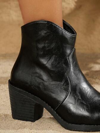 Höst/vinter damstövlar med svart sidodragkedja i retrostil, lyxiga, moderiktiga, mångsidiga, catwalk-feststövlar med bikerkängor, avslappnade, utomhusstövlar i europeisk och brittisk stil med grova klackar, semester- och korta stövlar, stövlar för kvinnor