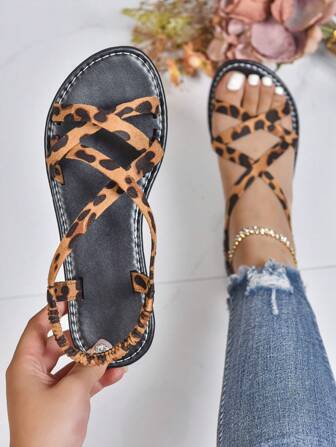 Spring/Summer New Leopard Print Buckled Flat Sandals, Plus Size Round Toe Outdoor Casual Woven Beach Slippers, Women's Flip Flops