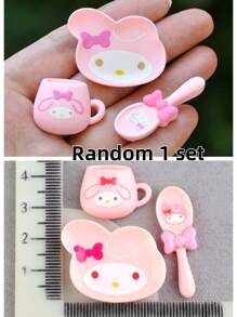 Sanrio 1 set de 3 pièces de la série Sanleo, décorations, tasses en résine DIY, assiettes, cuillères, accessoires pour cheveux, décorations d'étuis de téléphone portable, forme unique, premier choix pour les cadeaux, jeu riche, convient pour Noël, la Saint-Valentin, collection, décoration, etc., le meilleur cadeau pour les femmes.