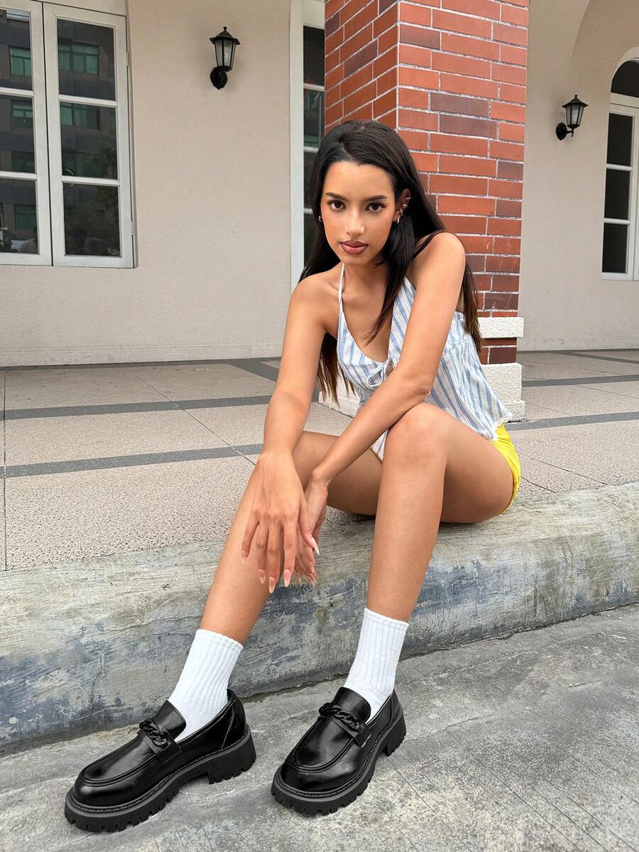 DareSee 女士圆头厚底坡跟乐福鞋，舒适休闲一脚蹬鞋，饰有装饰链条，英伦风音乐节Y2K主题返校季秋冬季礼物音乐节 - 黑色 - 查看 1