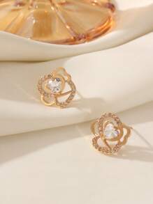 1 par de pendientes de botón con forma de corazón y flores de aleación de cobre con acentos de circonita, de moda y versátiles, ligeros y elegantes para uso diario o fiestas