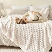 Super Soft King Blanket Pink Premium Silky Flannel Fleece 3D Ribbed Jacquard Lightweight Bed Blanket All Season Use (Pink Ribbed, King(90"X110")) - 象牙 - 查看 3