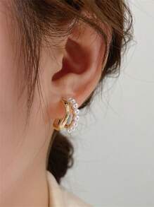 1 Pair Delicate French Pearl Earrings, High-End Luxury Niche Design Earrings For Women, Suitable For Daily Matching And Holiday Wear