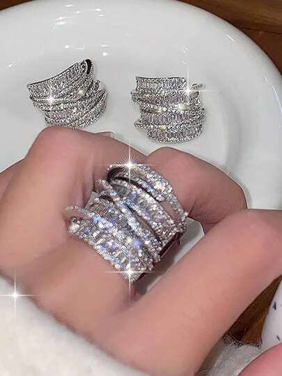 1 件梦幻几何方晶锆石订婚戒指，女士空心圆形十字架铜质 CZ 结婚戒指，适合日常装饰周年派对珠宝礼物