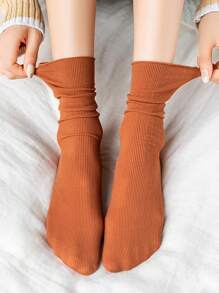 6 أزواج من الجوارب الأحادية اللون متوسطة الطول، متباينة الألوان بطراز رخو عصري (ألوان مختلطة عشوائية)