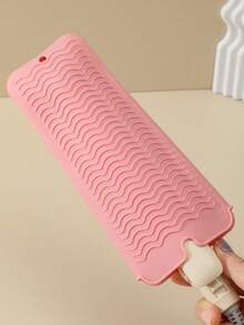 1 peça de almofada térmica resistente ao calor para ferramentas de cabelo, almofada de silicone para chapinha e modelador de cachos, almofada profissional para modelador de cachos adequada para bancadas, bolsa de viagem portátil para almofada térmica de chapinha, volta às aulas, itens essenciais para viagens e férias, acessórios de cabelo femininos, escova para penteado para trás, acessórios de barbeiro, secador de cabelo, cabelo, barbeiro, escova de cabelo, produtos para cabelos cacheados, equipamentos de cabeleireiro, tesoura de corte de cabelo, Natal, barbearia, cabeleireiro, secador de cabelo, escova de cabelo, barbeiro, equipamentos de cabeleireiro, penteado, cabeleireiro, acessórios de barbeiro, barbearia, equipamentos de cabeleireiro