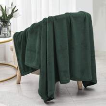 Soft Blanket, Throw, Or Quilt For A Double Or Single Bed Made Of Fleece Or Flannel – Lightweight, Warm, Cozy, And Comfortable, Perfect For All Seasons. Ideal For The Sofa, Bed, Picnics, Travel, Camping, And Everyday Use. Brings Warmth To The Living Room And Bedroom. A Great Gift Idea For Mom, Friends, And Home Decor Lovers. Available In A Variety Of Colors And Sizes To Suit Every Need. - Xanh đậm - Xem 8