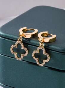 1 par de pendientes de acero de titanio con diseño de flor hueca de moda para mujeres, regalo sorpresa para esposa/novia en su cumpleaños