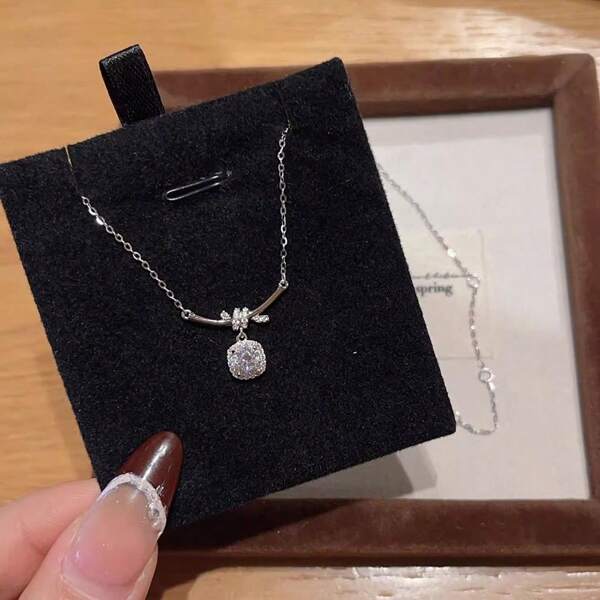 1pc Rhinestone Decor Square Knot Design Women Necklace With Titanium Steel Pendant, Tarnish-Resistant Choker