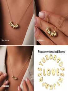Un collar colgante de cobre novedoso y elegante, con las letras del alfabeto en inglés "A-Z" grabadas y con un diseño de agujero. Es una excelente opción para regalo en ocasiones especiales y también adecuado para que las mujeres lo usen a diario, en ocasiones casuales.