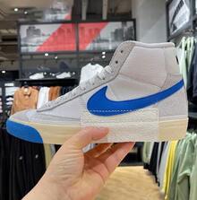 Nike BLAZER MID 77 经典百搭运动鞋，复古高帮休闲鞋