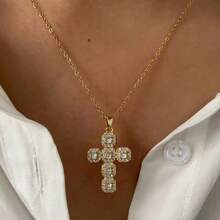 1pc Minimalist Fashionable Cross Pendant Necklace, Cubic Zirconia Decor Stainless Steel Versatile Choker