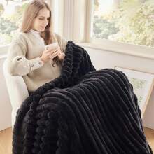 Super Soft King Blanket Pink Premium Silky Flannel Fleece 3D Ribbed Jacquard Lightweight Bed Blanket All Season Use (Pink Ribbed, King(90"X110")) - Black Ribbed - 查看 11