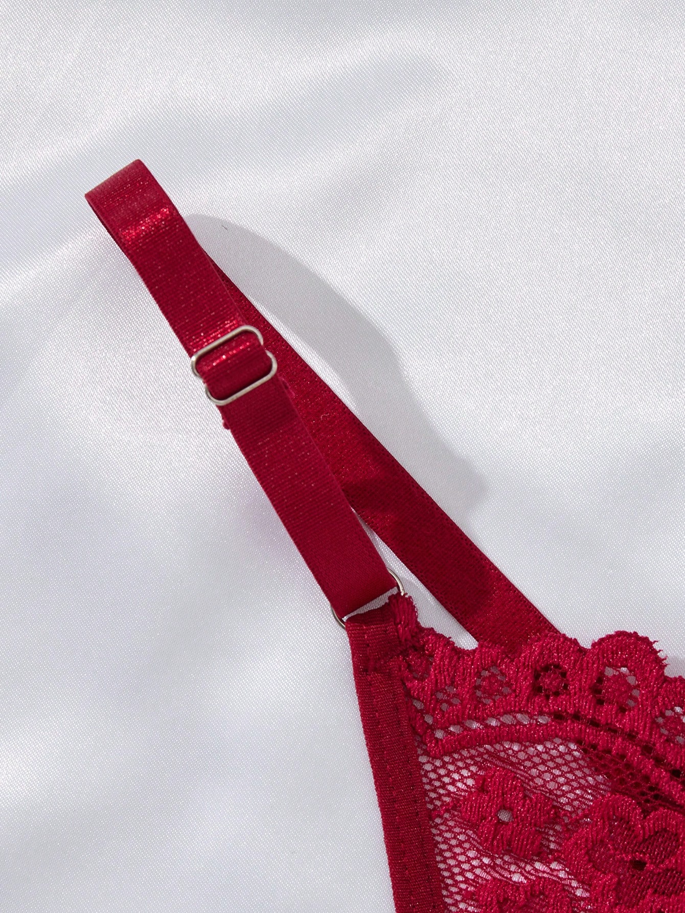 مجموعة قطعتين من بيجامات النساء الحمراء الناعمة والمريحة المزينة بالدانتيل والأزهار، هدايا عيد الميلاد وعيد الهالوين، ثوب نوم دانتيل مثير شبه شفاف مع ملابس داخلية، فستان بحمالات للاستخدام المنزلي اليومي، ثوب نوم