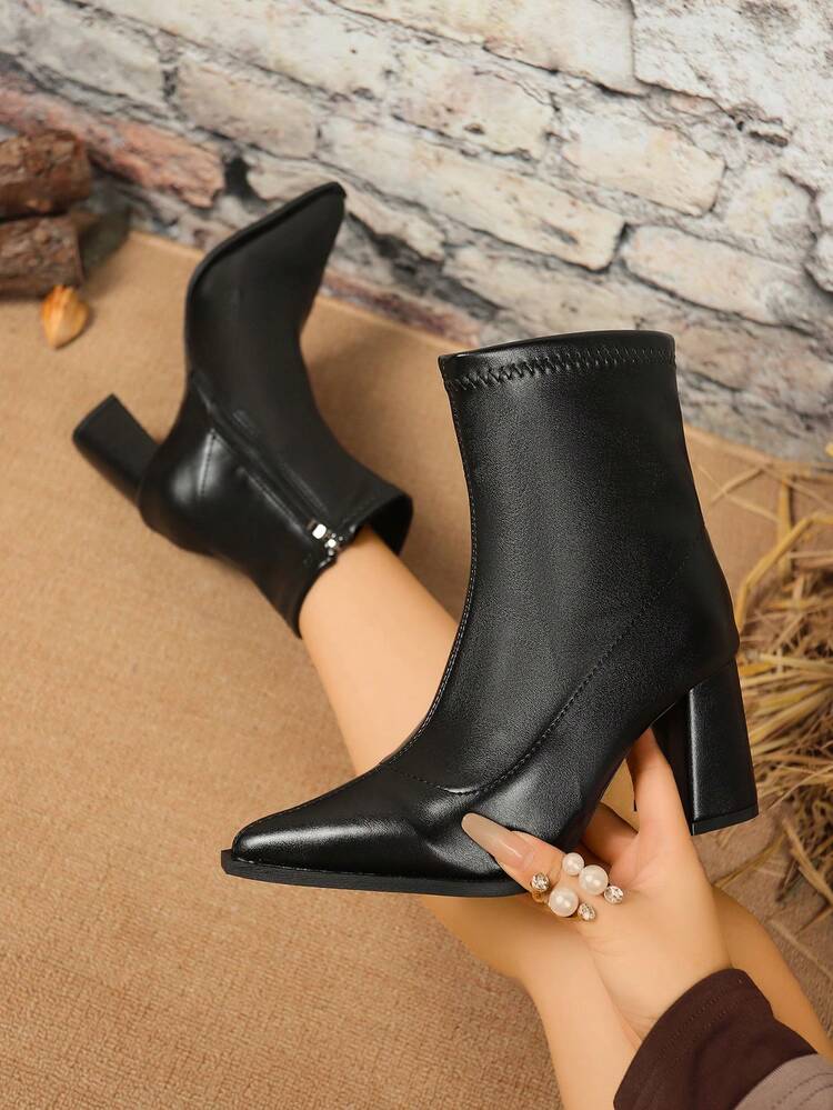 Botas de tobillo de cuero de estilo británico para mujer, otoño/invierno 2025. Botas de tobillo negras elegantes con tacón grueso. Botas con puntera puntiaguda retro, cremallera lateral de metal. Botas Chelsea con tacón grueso y tacón alto. Botas occidentales de tacón medio americano. Botas de tubo corto de moda. - Negro - Añade 8