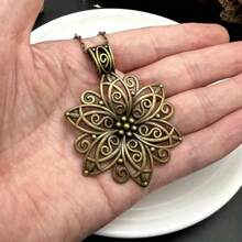 Vintage Hollow Big Flower Pendant Necklace Sweater Chain Floral Design Stylish Retro Victorian Lacework Floral Choker Boho Jewelry For Women Men Mother, Wife, Sister Accessories