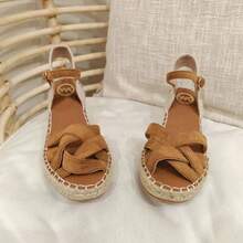 Sandali da donna, design con cinturino incrociato e chiusura con fibbia regolabile, stile classico con colore unito, molto comodi - Cammello - Visualizzare 6