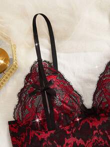 嘉年华派对蕾丝睫毛性感内衣套装，蝴蝶结镂空露胸文胸和可调节肩带V领性感内衣套装（女士款） - 酒紅色 - 查看 4