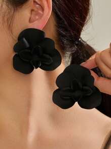 1 paire de boucles d'oreilles cloutées en métal 3D exagérées en forme de fleur, pour femme, usage quotidien, professionnel, voyage, fête