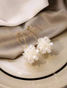 1pair Exaggerated Design Long Floral Ball Earrings With White Petals & Geometric Ear Studs, Ideal For Women's Daily Wear