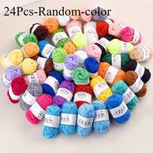 EDCUEBE7 1 set de 38 pièces/36 pièces/24 pièces/12 pièces de fil à crocheter de couleur aléatoire surprise, fournitures de couture douces pour écharpe tricotée à la main, chapeau, décoration de poupée, idéal pour les cadeaux de Noël, Halloween, Thanksgiving, Nouvel An et anniversaire!