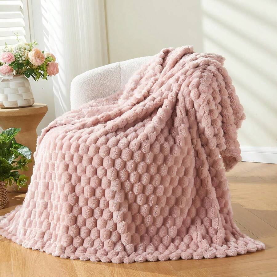 Super Soft King Blanket Pink Premium Silky Flannel Fleece 3D Ribbed Jacquard Lightweight Bed Blanket All Season Use (Pink Ribbed, King(90"X110")) - 粉色 - 查看 1