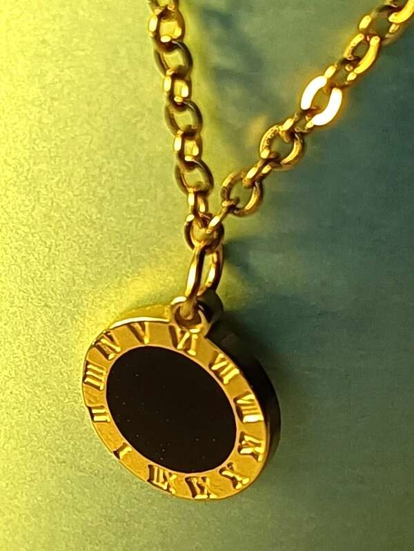 Minimalist Retro Style Black Round Pendant Necklace With 18K Gold Plated Roman Numerals Pendant Necklace Clavicle Chain Jewelry For Women