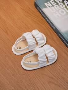 1双女童弹力褶皱设计平底休闲舒适布凉鞋，适合夏季穿着