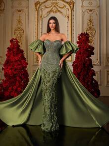 Um Vestido de Gala de Luxo Estilo Tribunal com Capa de Cetim, Manga Bufante, Bordado 3D com Contas em Formato de Pétalas e Decote Tomara que Caia na Cor Verde Oliva