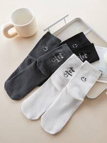 5 Pairs Of Black And White Women's Socks, Fashionable Women's Crew Socks With Letters, Daily Time Casual Sports And Out Wear
