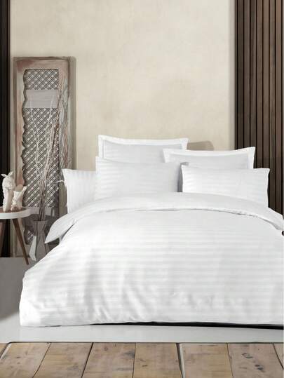 King Size Duvet Cover Set – 80% Cotton 20% Polyester – 240x260 Cm Flat Sheet + 200x260 Cm Duvet Cover + 2 Pillowcases (50x70 Cm) – Soft, Breathable, Wrinkle-Resistant – Made In Turkey