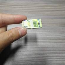 1 conjunto de réplicas de jogos de festa em miniatura de 3 cm x 1,5 cm, com denominação de 100 euros, réplicas de adereços de entretenimento, adereços de decoração de ano novo em papel, presentes de ano novo, adereços de buquê para o Dia dos Namorados em papel, presentes de feriado, adereços de festa em papel, adereços de filmes e TV em papel europeu, adereços de tiro em papel, adereços de papel europeus são os melhores adereços para exibir sua riqueza
