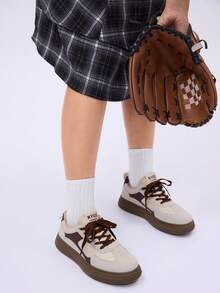 DareSee 女士复古厚底系带休闲运动鞋，适合春秋季音乐节、Y2K 节、返校季、秋季圣诞节、冬季圣诞节等场合，也是圣诞礼物的理想之选。 - 彩色 - 查看 3