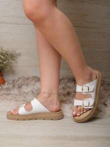 Sandalia plana hebillas, sandalia flat buckle, sandalia doble hebilla, sandalia piel, sandalia veraniega, sandalia minimalista, sandalia boho, sandalia urbana, sandalia casual chic, sandalia suela dentada, sandalia, sandalia de goma. - Blanco - Ver 3