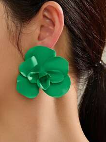 1 paire de boucles d'oreilles cloutées en métal 3D exagérées en forme de fleur, pour femme, usage quotidien, professionnel, voyage, fête