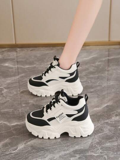 2025年新款黑白厚底女式运动鞋，皮革鞋面系带隐形坡跟厚底休闲鞋