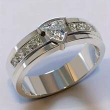 1 件女士订婚戒指，采用闪亮镀银光环设计，镶嵌闪亮合成锆石，奢华珠宝结婚戒指，是送给女性的完美礼物