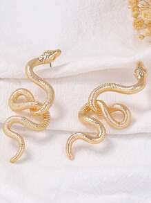 ZAA Snake Shaped Exaggerated Earrings, Fashionable And Niche, With Alloy Texture And Snake Shaped Exaggerated Earrings That Are Versatile, Personalized And Designed For Women